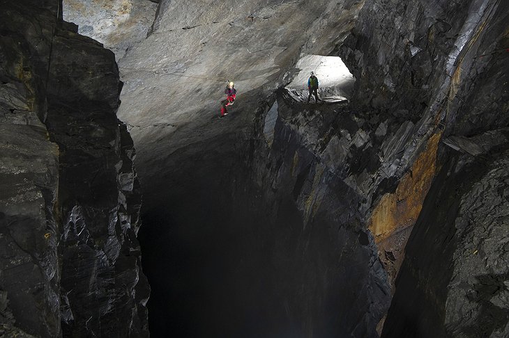 Go Below Cave Adventures Zip Lining