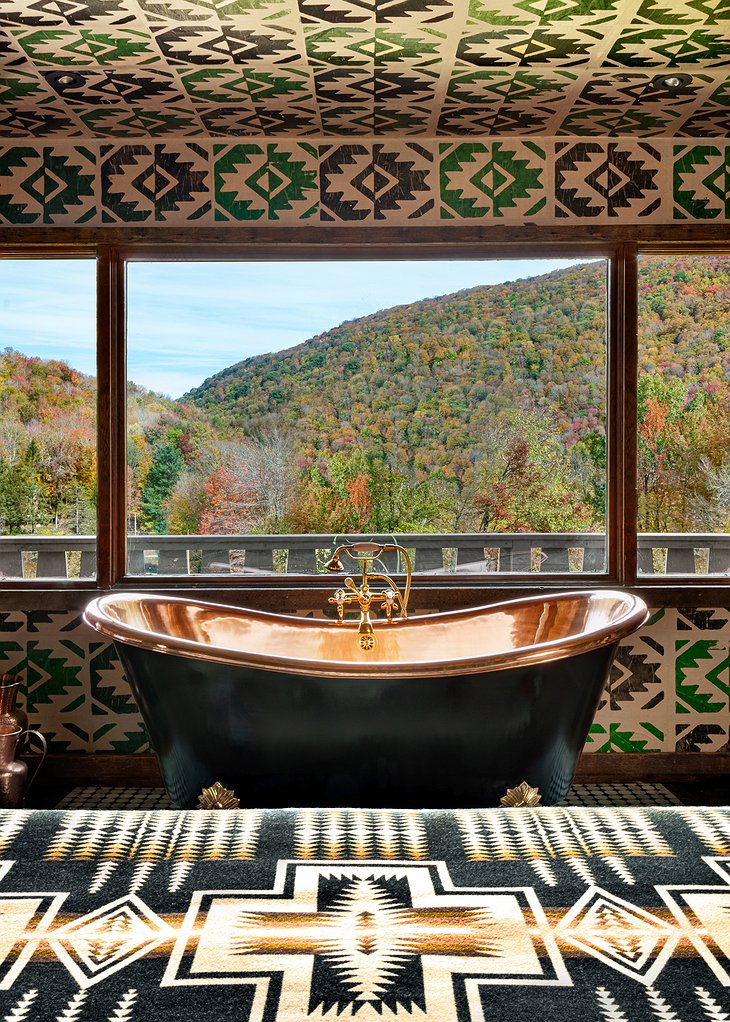 Urban Cowboy Lodge Alpine Copper Bathtub