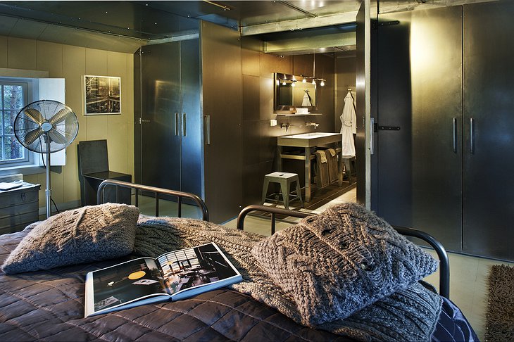 New York Suite bathroom