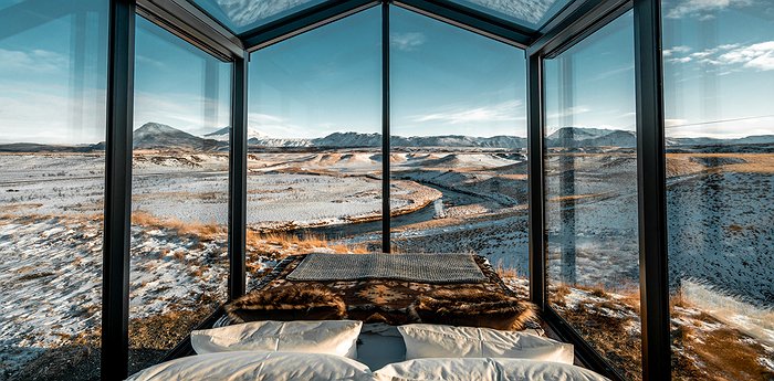 Panorama Glass Lodge - Sleeping Under Nature's Most Spectacular Light Show