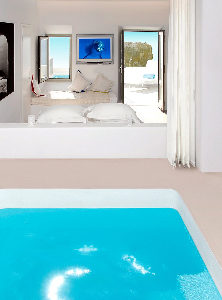 Grace Santorini jacuzzi in the room