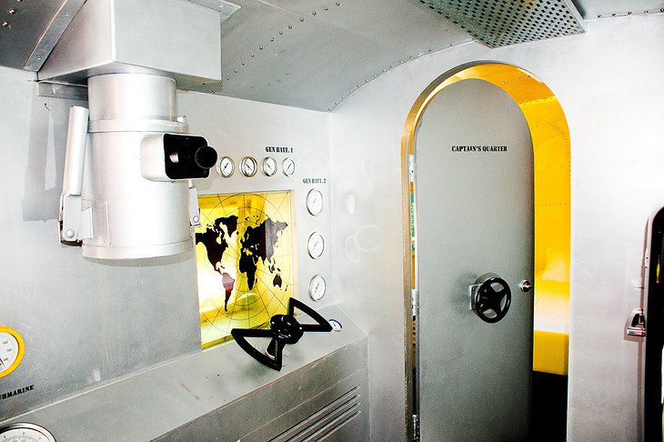 Submarine trailer interior