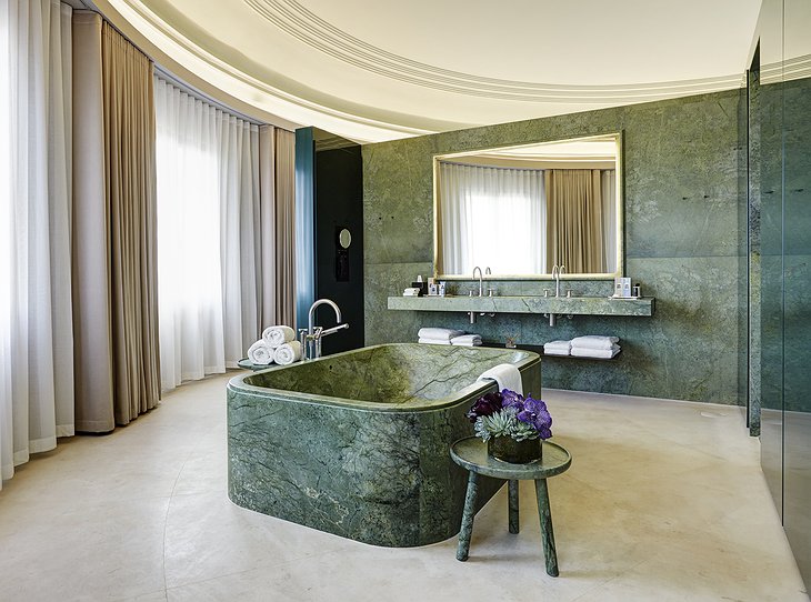 Dome Suite bathroom