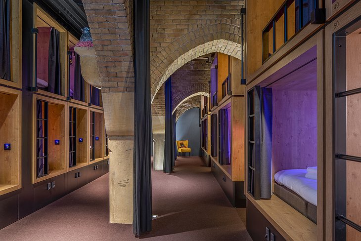 Bunk Hotel Amsterdam Pod Room & Original Church Arches