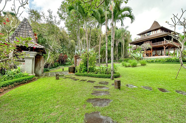 Villa Atas Awan Garden