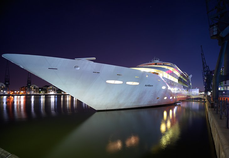 Sunborn London yacht at night