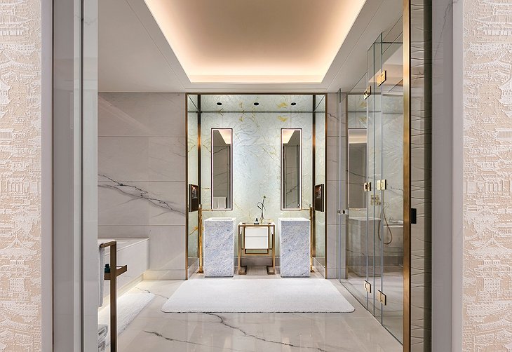 J Hotel Shanghai Premium Stateroom Bathroom