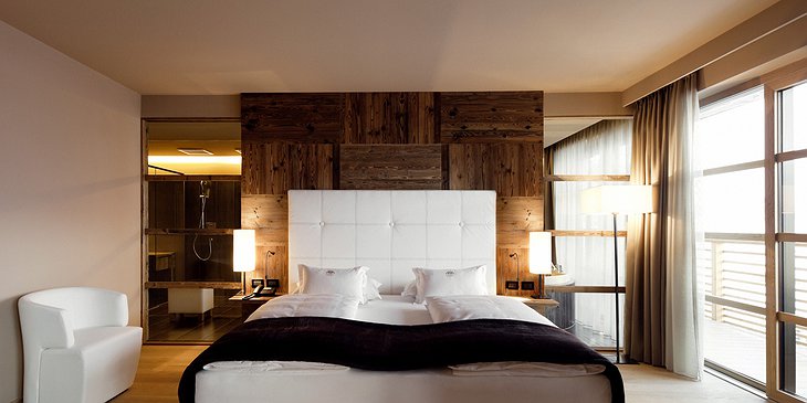 Alpina Dolomites hotel bedroom