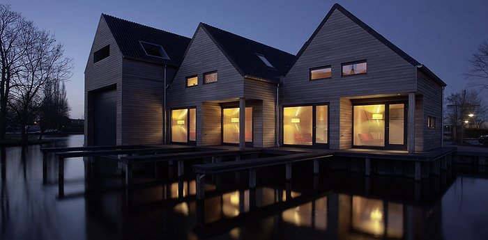 Wooden Water-Side Lodges - Werf Ijlst? Werf Isit? Oh There It Is