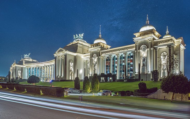 The Land Of Legends Kingdom Hotel Building