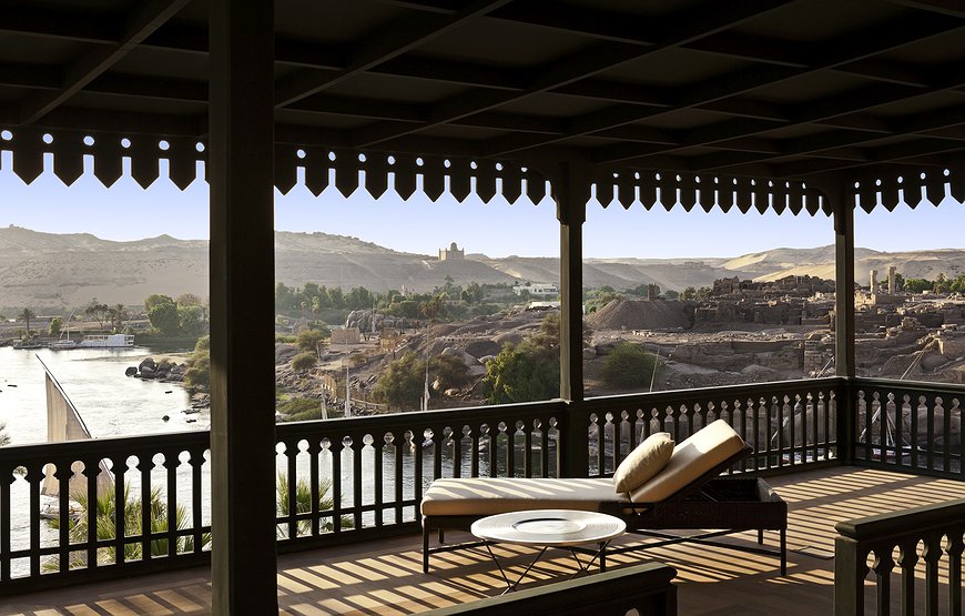 The Old Cataract: Murder Plots, Martinis, and a Century of Nile-Side Glamor