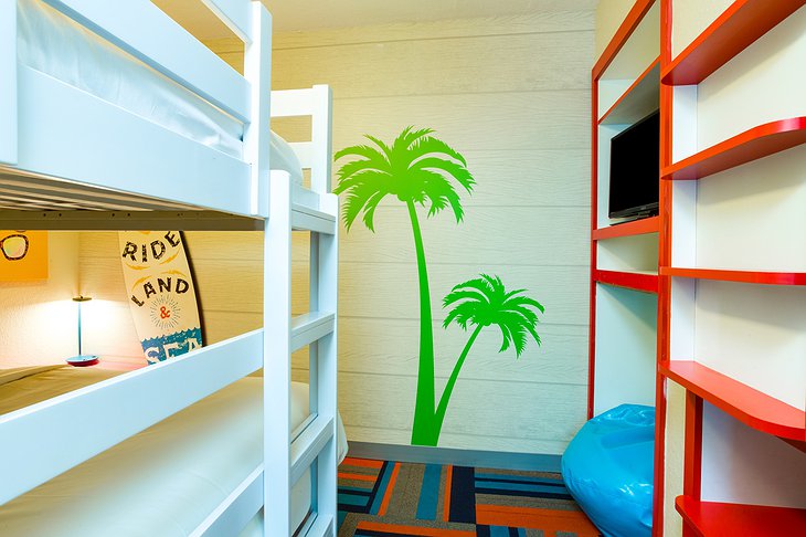Holiday Inn Resort Orlando Suites kids bedroom