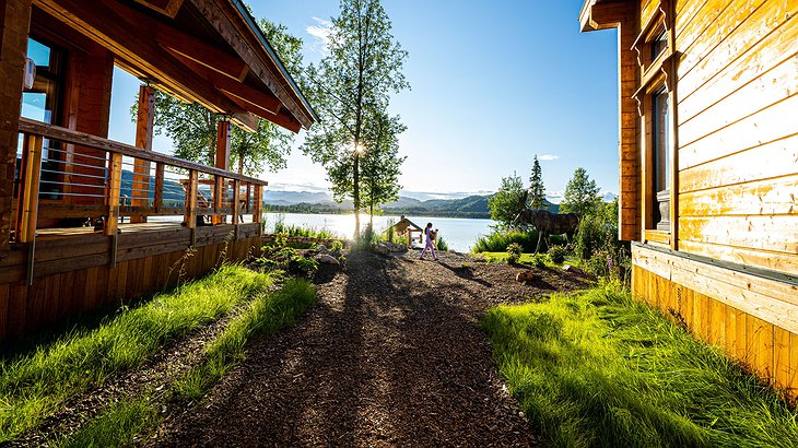 Tordrillo Mountain Lodge Wooden Log Cabins