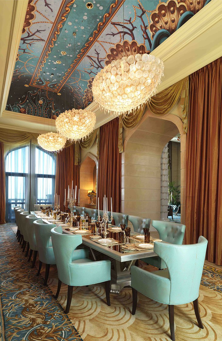 Royal Bridge Suite dining room