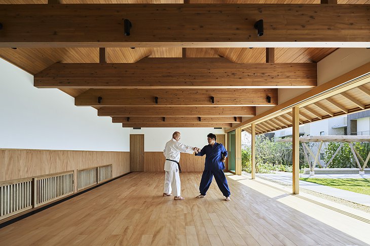 Hoshinoya Okinawa Hotel Karate Lesson