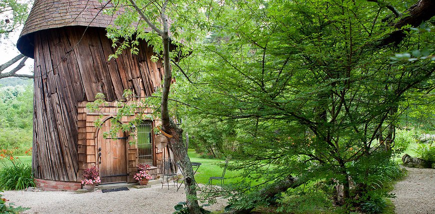 Silo Studio Cottage - Rustic And Enchanting