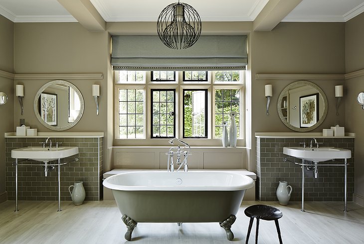Foxhill Manor bathroom
