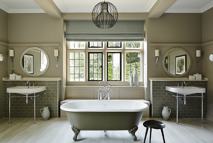 Foxhill Manor bathroom