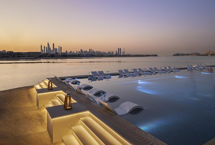 Atlantis Hotel Dubai Infinity Pool Dubai Marina Panorama