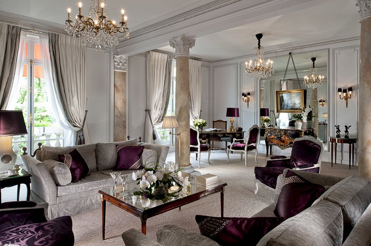 Hotel Plaza Athenee Paris presidential suite salon