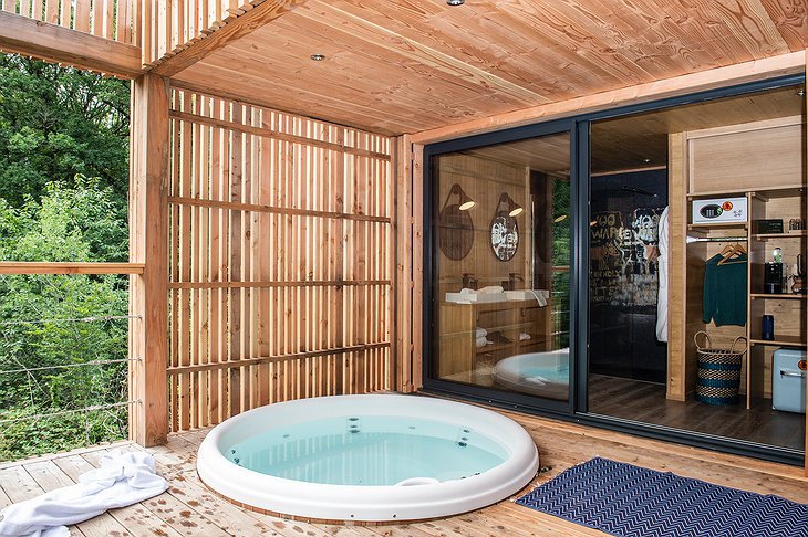 Loire Valley Lodges Treehouse Terrace With Hot Tub