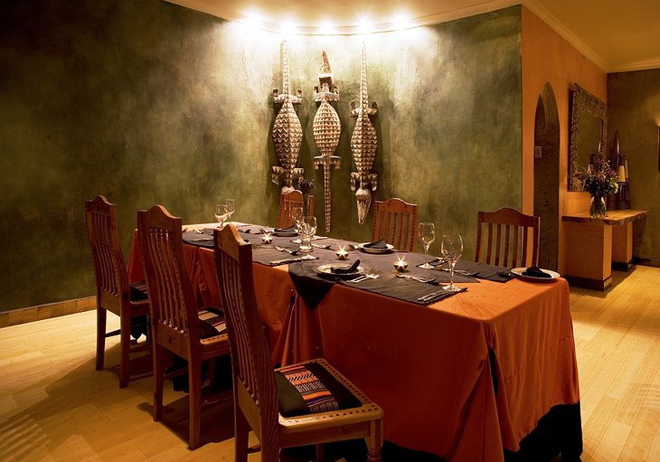Singa Lodge dining room