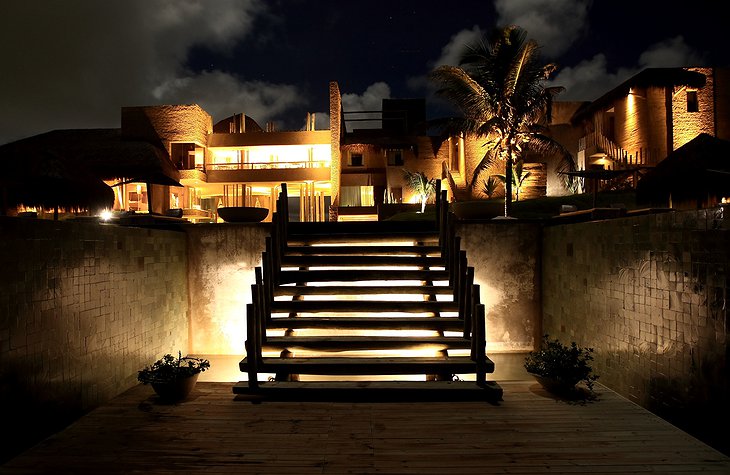 Kenoa Resort building at night