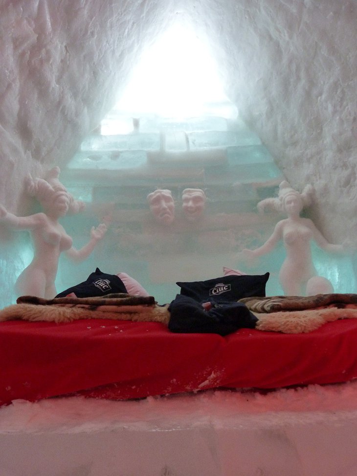 Harlequin ice room