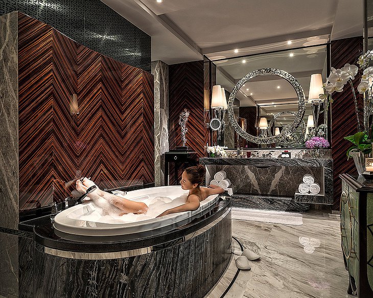 Regent Shanghai Pudong Pearl Suite Bathroom