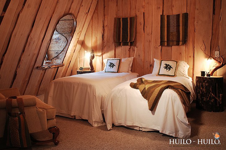 Montana Magica Lodge wooden room