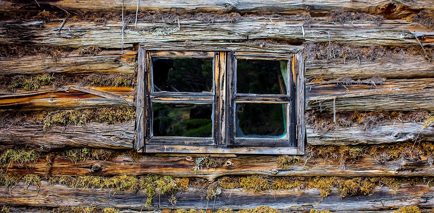 Rutundu Log Cabins - Rough-Luxe At Mount Kenya