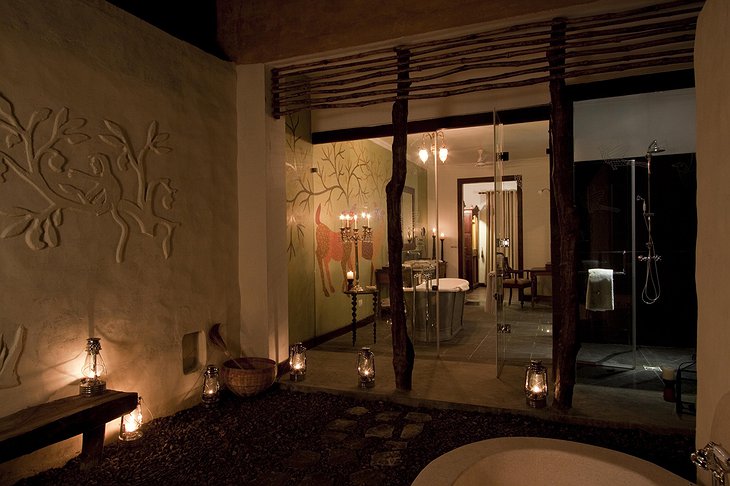 Samode Safari Lodge bathroom indoor and outdoor