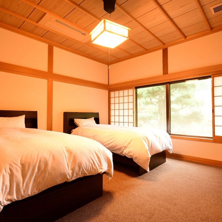 Koyasan Saizen-in Guesthouse Twin Room