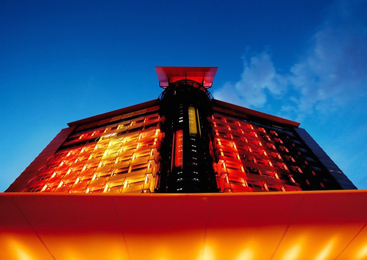 Hotel Silken Puerta América Madrid building from the bottom