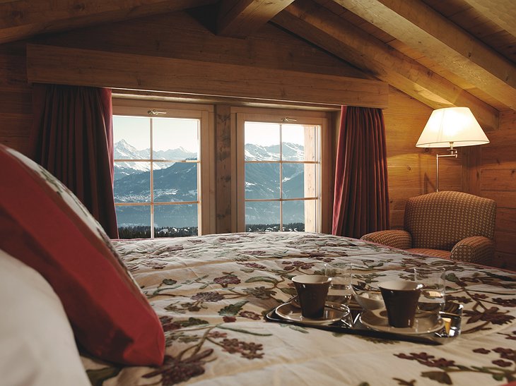 LeCrans Hotel & Spa Alps bedroom