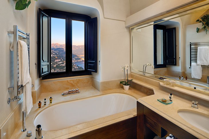 The Monastero Santa Rosa Hotel Bathroom