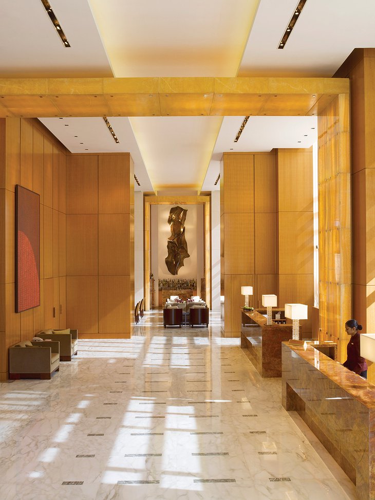 Four Seasons Hotel Mumbai lounge