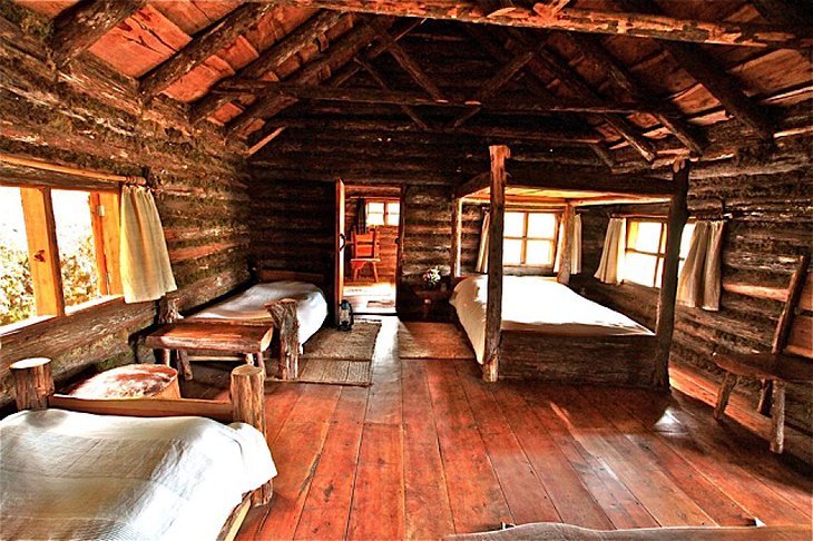 Bedroom in smaller cabin