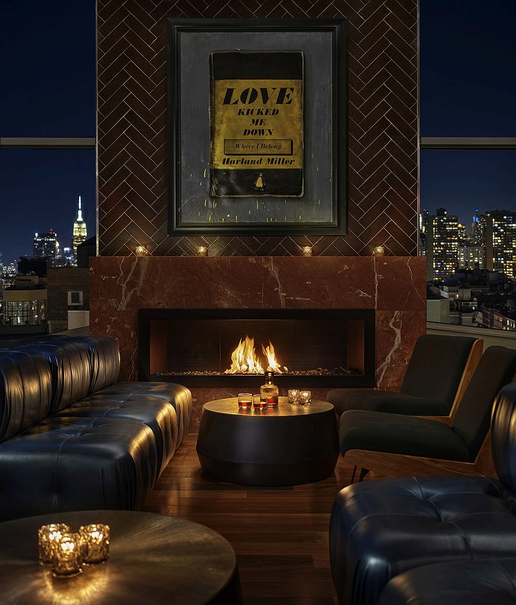 ModernHaus SoHo Hotel Jimmy Bar Fireplace