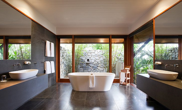 Qualia Hamilton Island bathroom