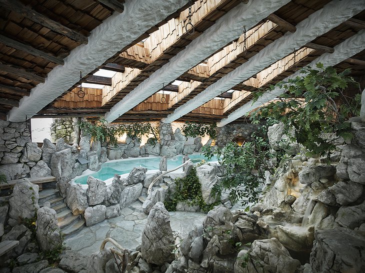 Green Spa Resort Stanglwirt Indoor Whirlpool