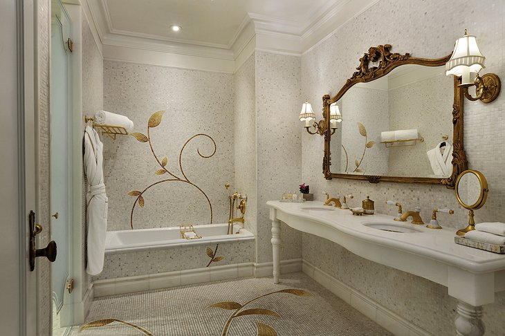 The Plaza Hotel Marble Bathroom With Bathtub