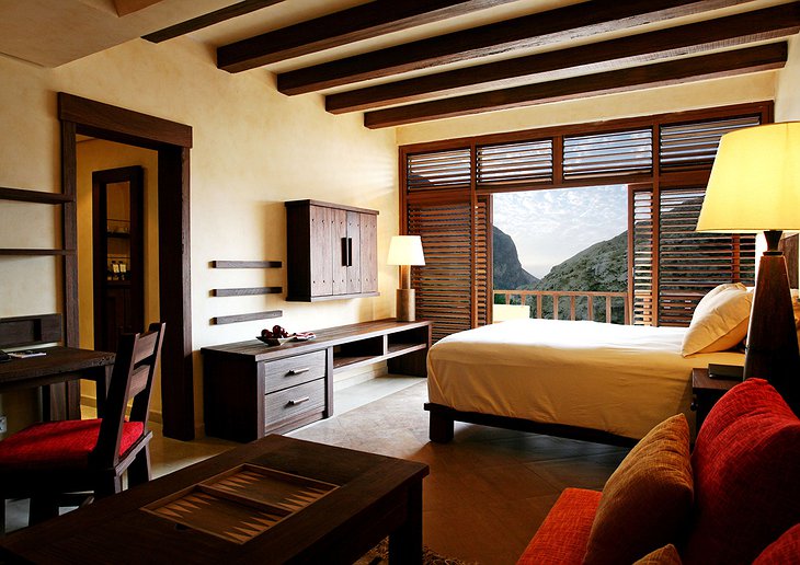 Ma'in Hot Springs bedroom with balcony and views on the desert mountains