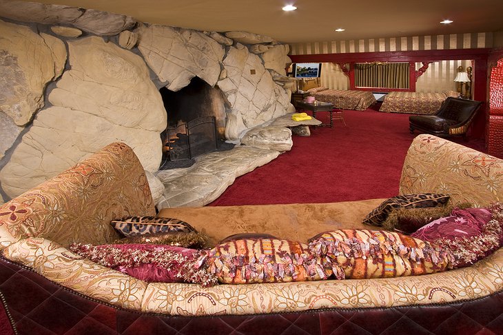 Madonna Inn cave room