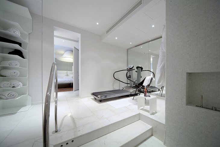 Boscolo Milano room with treadmill