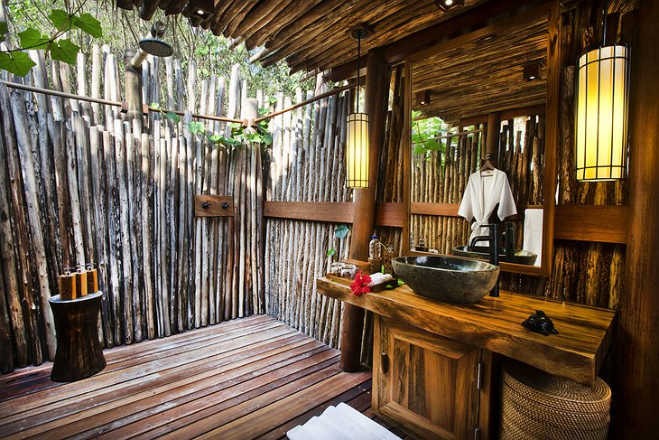 Kanatar Sumba House – Outdoor Bathroom