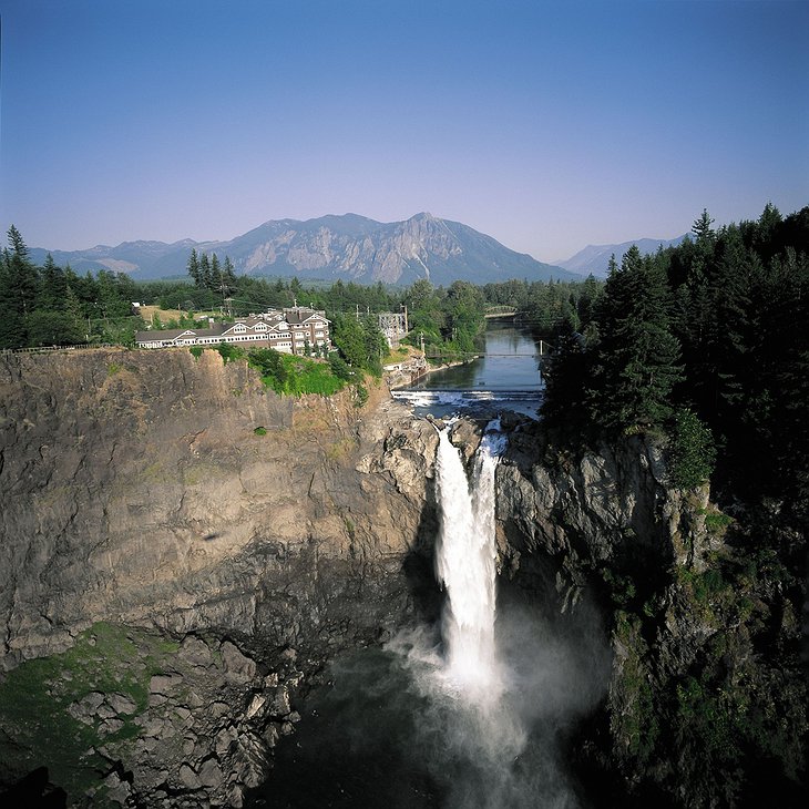 Twin Peaks Hotel - Salish Lodge