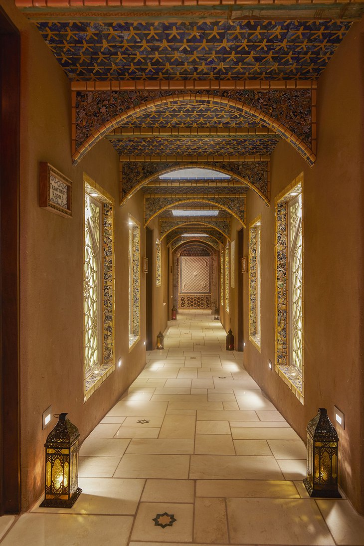 The Inn Of The Five Graces Spa Corridor