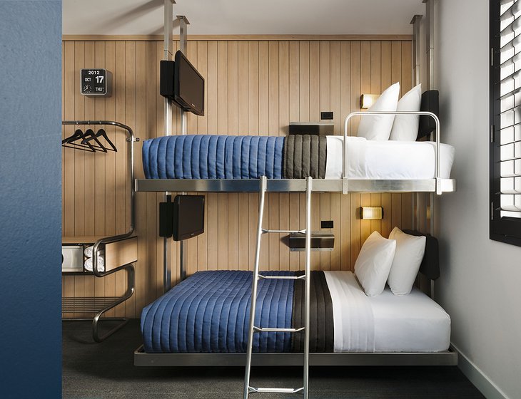 Pod 39 hotel bunk bed room