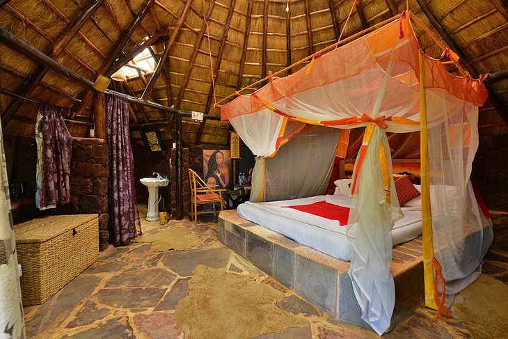 Malakai Eco Lodge Volcanic Hut Bed